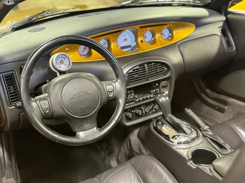 Used 2002 Chrysler Prowler RWD image 13