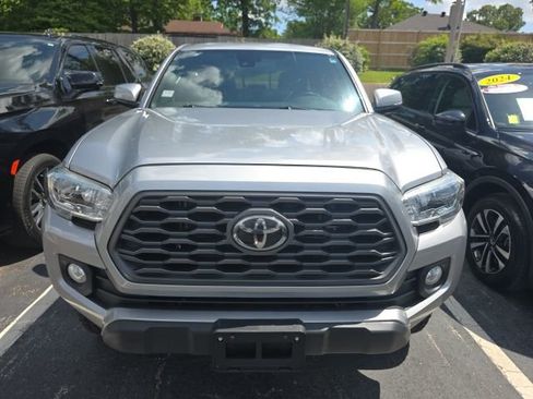 Used 2020 Toyota Tacoma TRD Off-Road image 10