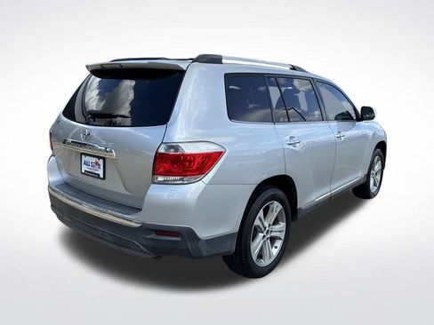 Used 2012 Toyota Highlander Limited w/ Tow Pkg FWD image 6