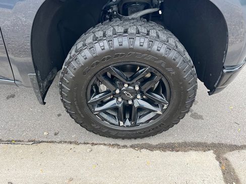 Used 2020 Chevrolet Silverado 1500 Custom Trail Boss w/ Custom Convenience Package AWD/4WD image 12