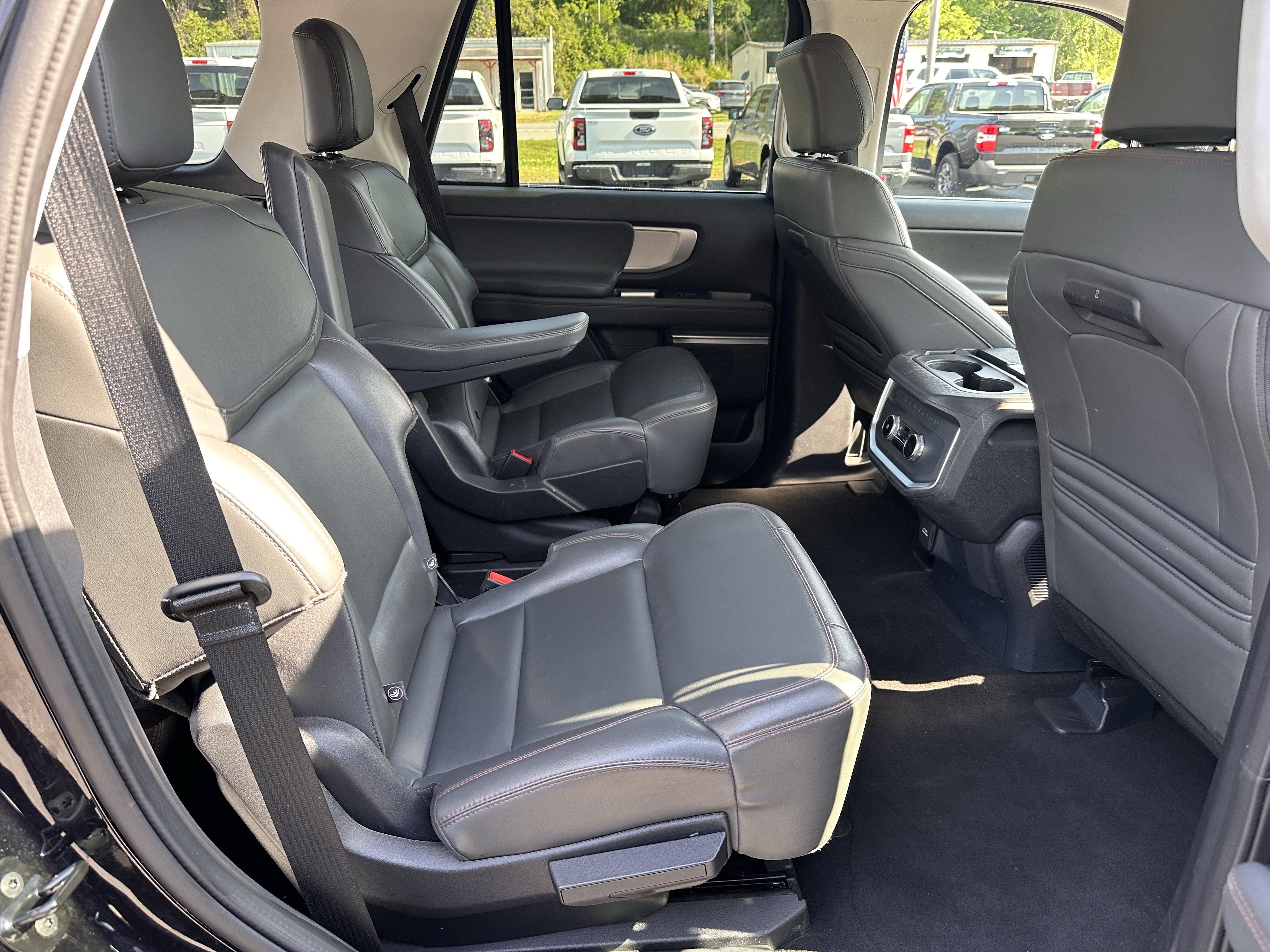 Certified 2025 Ford Expedition Active AWD/4WD image 16
