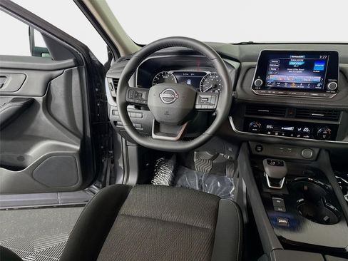 Certified 2026 Nissan Rogue SV FWD image 21