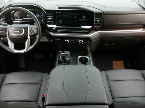 Used 2025 GMC Sierra 1500 SLT AWD/4WD image 14