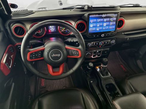 Used 2018 Jeep Wrangler Unlimited Sport S AWD/4WD image 25