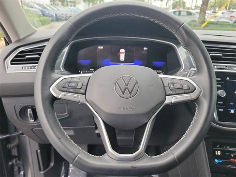 Certified 2023 Volkswagen Tiguan SE image 17