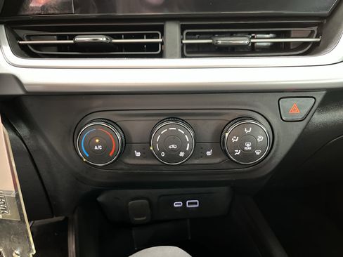 Used 2024 Chevrolet Trax RS w/ Sunroof Package image 20