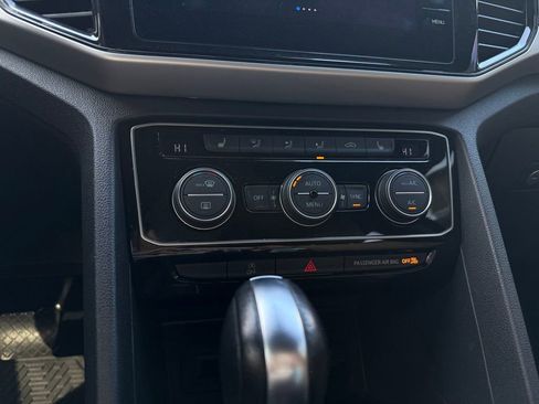 Used 2022 Volkswagen Atlas Cross Sport SEL image 11