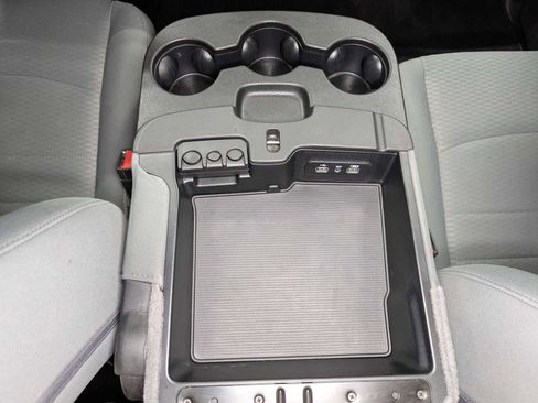 Used 2018 RAM 2500 SLT image 19