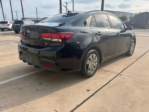 Used 2019 Kia Rio S FWD image 4