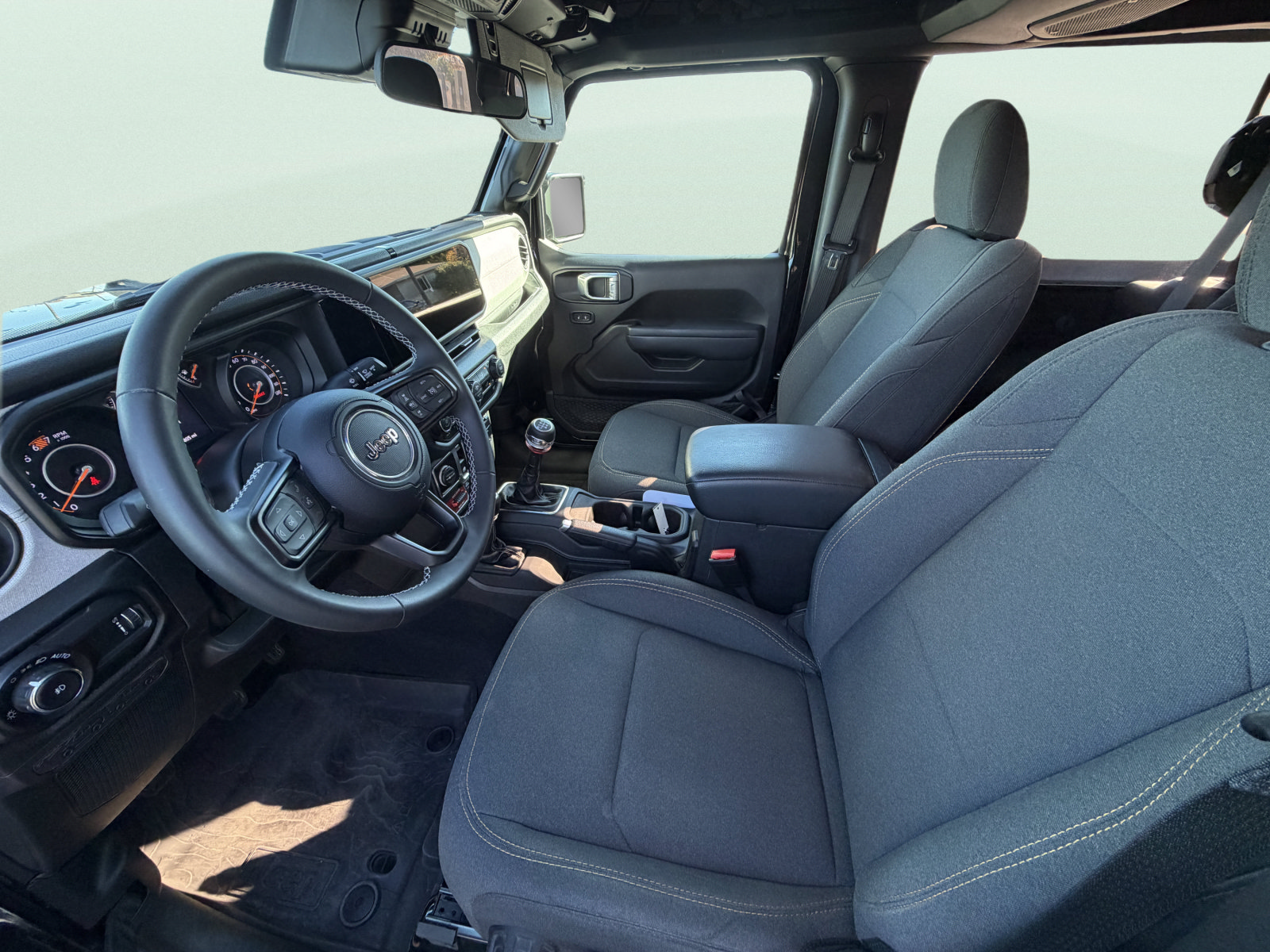 Used 2025 Jeep Wrangler Sport AWD/4WD image 11