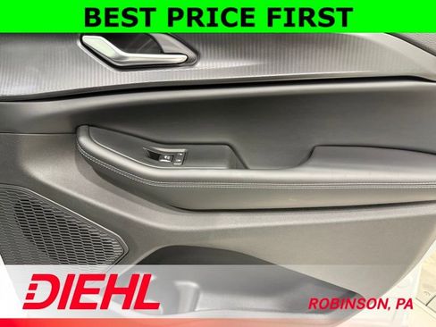New 2025 Jeep Grand Cherokee Altitude AWD/4WD image 15
