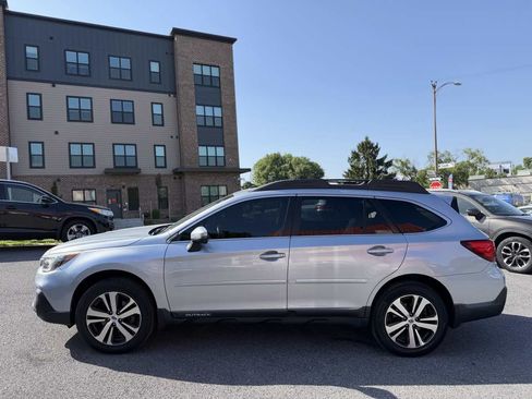 Used 2018 Subaru Outback 2.5i Limited AWD/4WD image 4