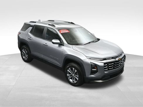 Used 2025 Chevrolet Equinox LT w/ Convenience Package II FWD image 38