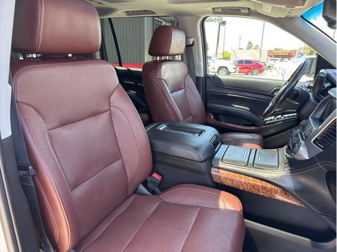 Used 2019 Chevrolet Suburban Premier w/ Premier Plus Edition AWD/4WD image 36