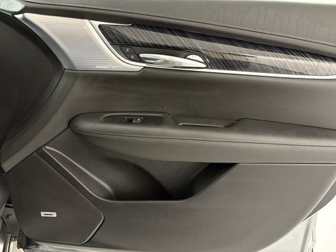 Used 2025 Cadillac XT6 Premium Luxury image 44
