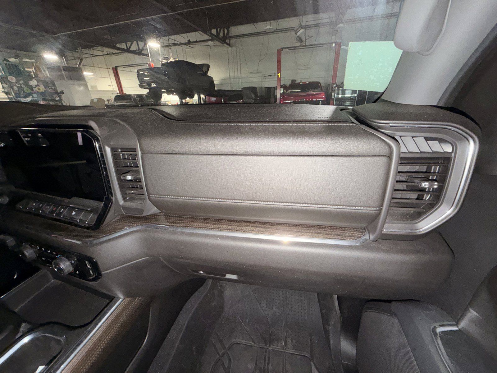 Used 2024 Chevrolet Silverado 1500 RST w/ Max Trailering Package AWD/4WD image 21