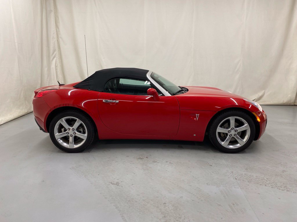 Used 2008 Pontiac Solstice GXP w/ Premium Package RWD image 9
