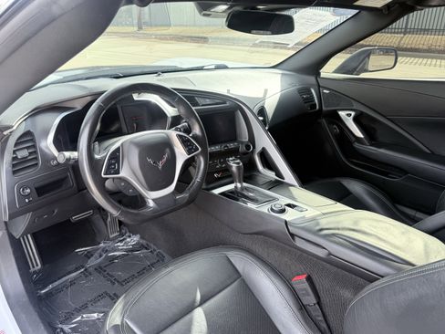 Used 2017 Chevrolet Corvette Stingray Coupe w/ Carbon Flash Badge Package image 28