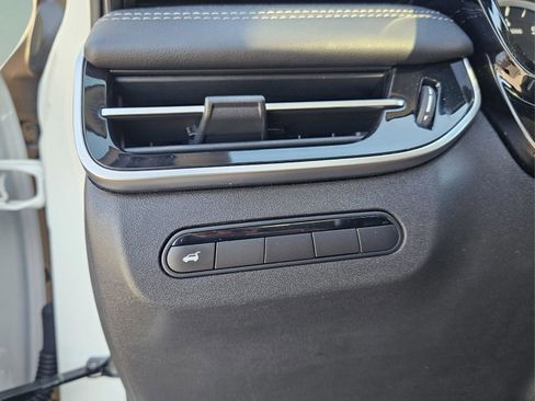 Certified 2025 INFINITI QX60 Pure image 25