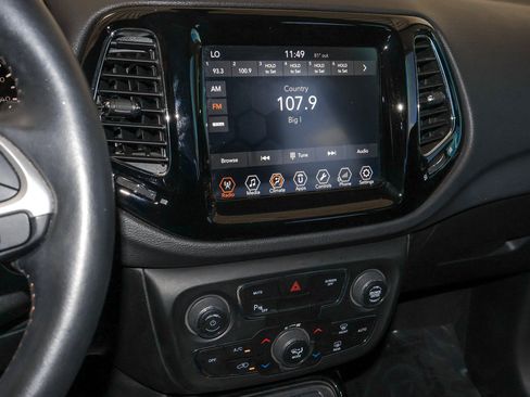 Used 2018 Jeep Compass Limited w/ Safe & Security Group AWD/4WD image 29