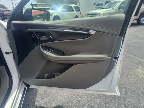 Used 2016 Chevrolet Impala LT FWD image 20