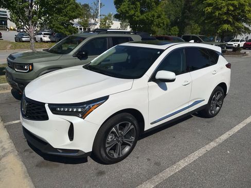 Used 2025 Acura RDX SH-AWD w/ Technology Package image 2