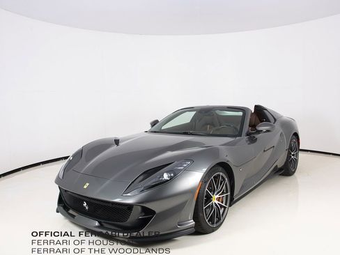 Used 2022 Ferrari 812 GTS image 6