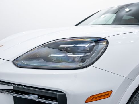New 2026 Porsche Cayenne image 27
