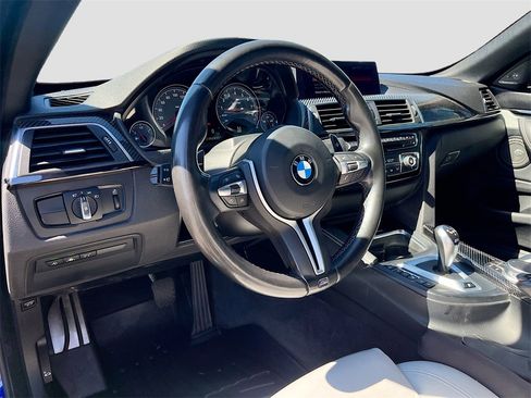 Used 2020 BMW M4 Convertible w/ Competition Package image 9