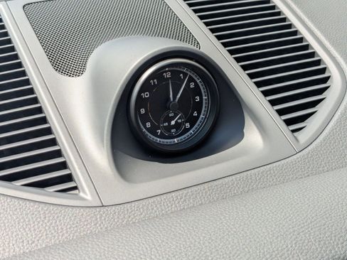 New 2026 Porsche Macan image 21