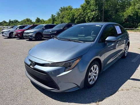 Used 2023 Toyota Corolla LE FWD image 2