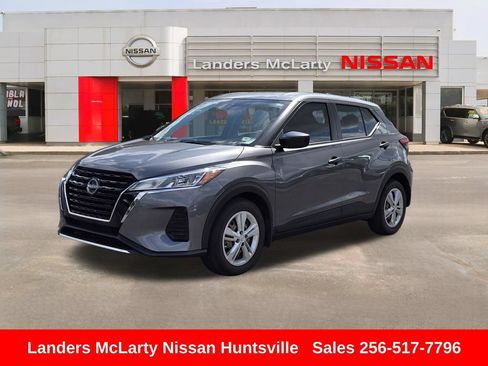 Used 2023 Nissan Kicks S FWD image 9