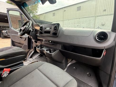 Used 2019 Mercedes-Benz Sprinter 170 image 16