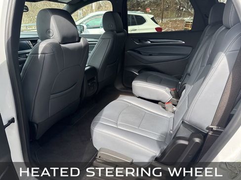Used 2023 Buick Enclave Essence AWD/4WD image 25