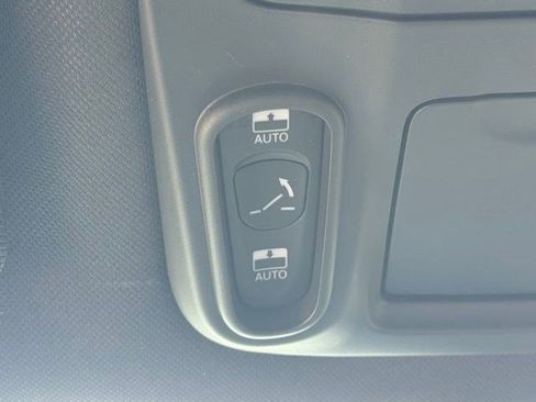 New 2027 Chrysler Pacifica Limited FWD image 28