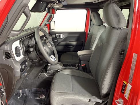 Used 2025 Jeep Wrangler Backcountry image 17