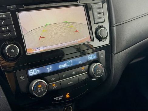 Used 2020 Nissan Rogue SV FWD image 15