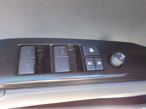 Used 2026 Toyota Camry SE image 17