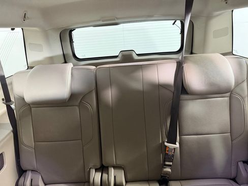 Used 2020 GMC Yukon XL SLT w/ Open Road Package AWD/4WD image 22