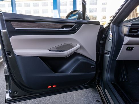 New 2026 Porsche Macan Turbo Electric image 38