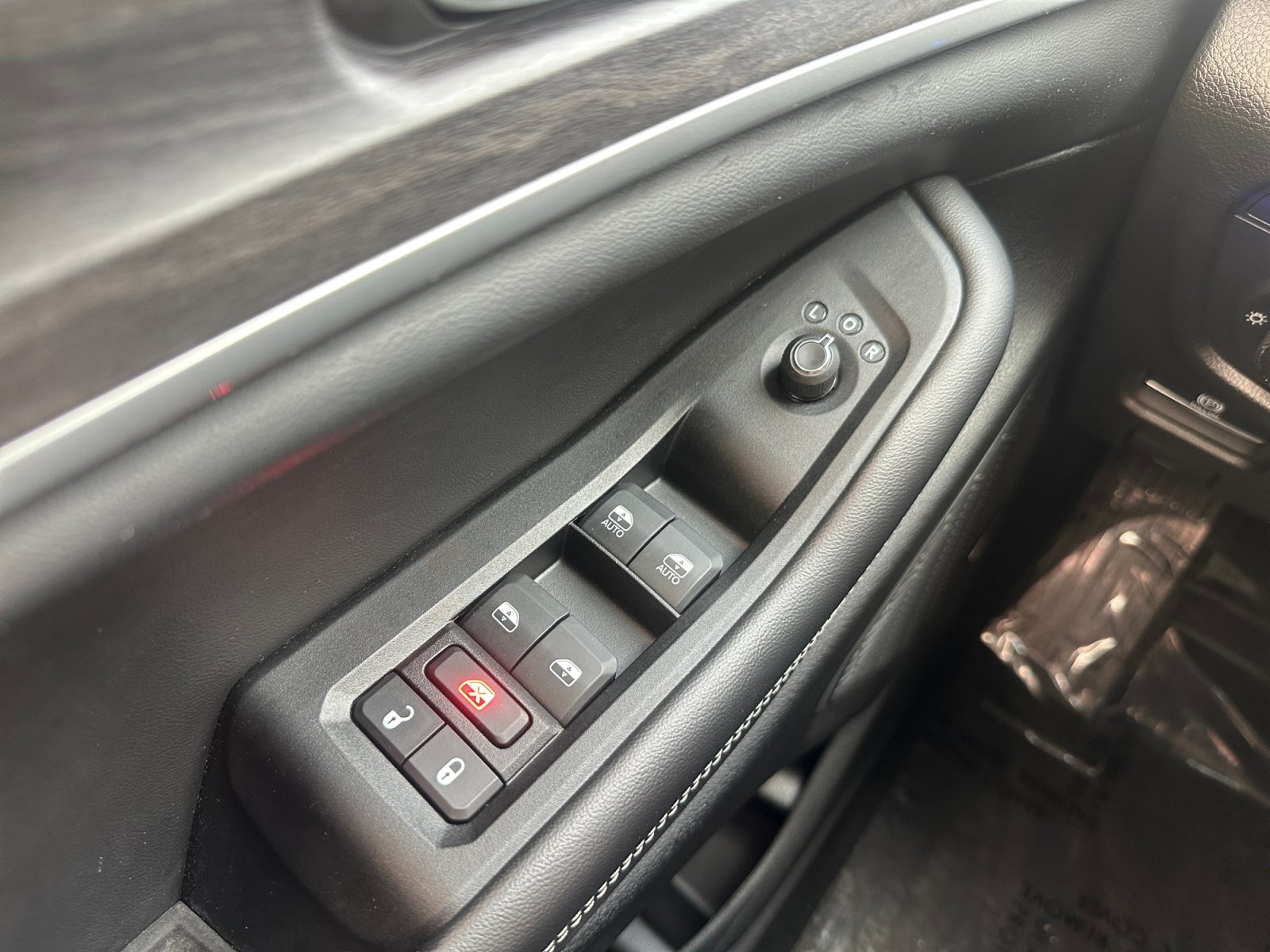 Used 2023 Jeep Grand Cherokee 4WD 4xe w/ Luxury Tech Group II image 18