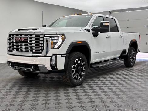 New 2026 GMC Sierra 2500 Denali w/ Denali Reserve Package AWD/4WD image 2