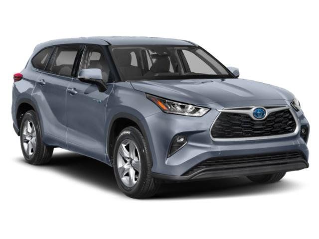 Used 2021 Toyota Highlander LE FWD image 6