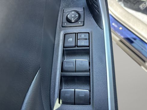 Used 2023 Toyota RAV4 XLE Premium FWD image 18