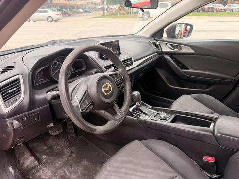 Used 2017 MAZDA MAZDA3 Sport FWD image 10