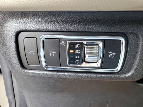 New 2026 Lincoln Corsair Premiere image 14