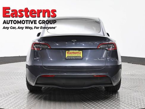 Used 2022 Tesla Model Y Performance image 6