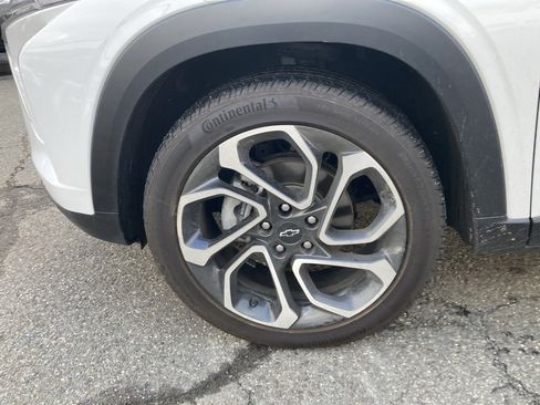 Used 2025 Chevrolet Trax RS w/ Sunroof Package image 25