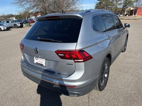 Used 2022 Volkswagen Tiguan SE image 5