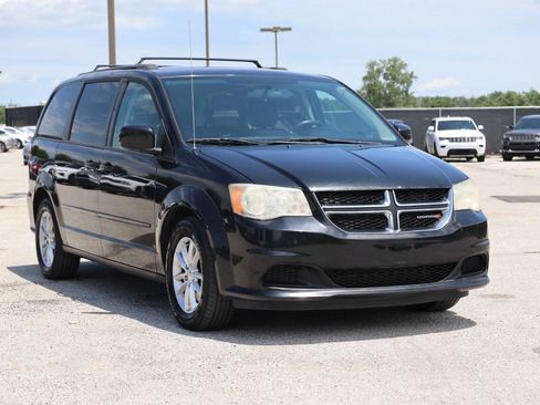 Used 2014 Dodge Grand Caravan SXT FWD image 4